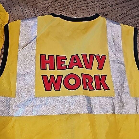 Kids construction worker vest and hat - Picture 3 of 9